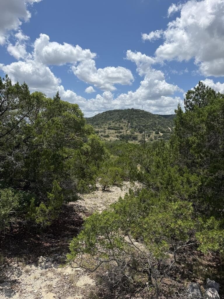 5.06 acres in Bandera County - photo 2