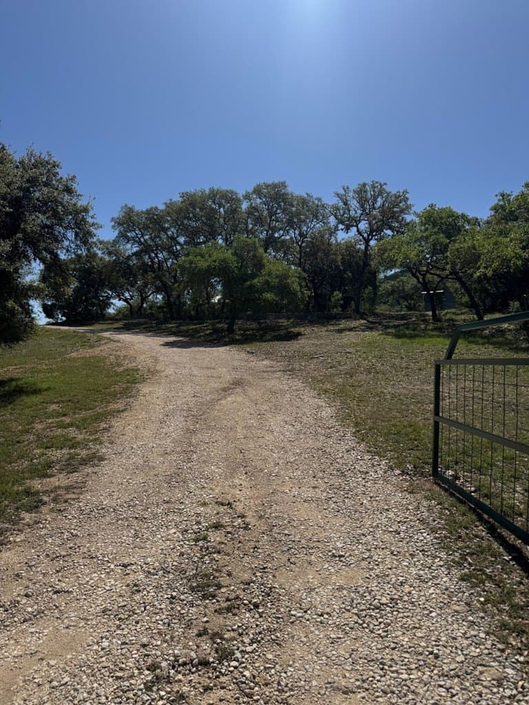 10 acres in Bandera County - photo 23