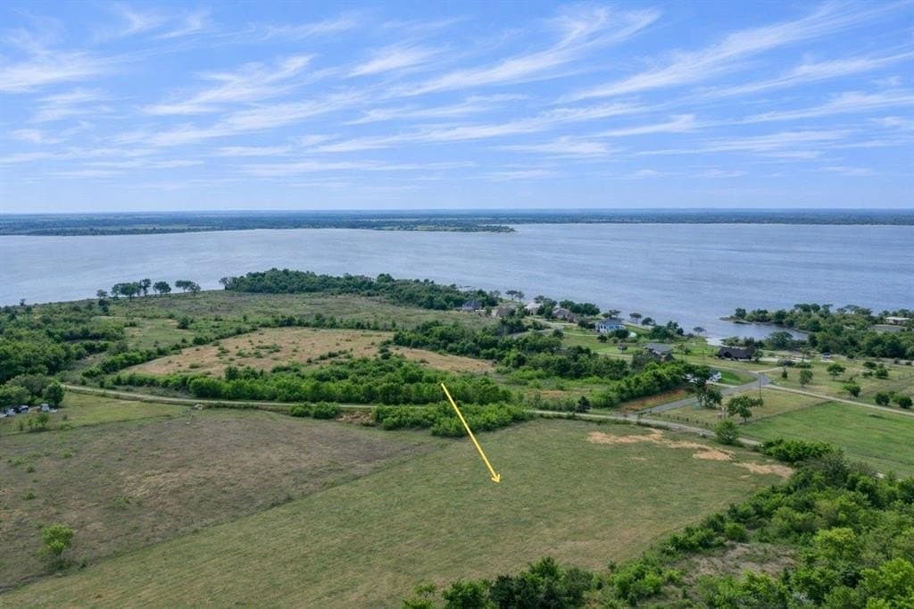 13 acres in Navarro County