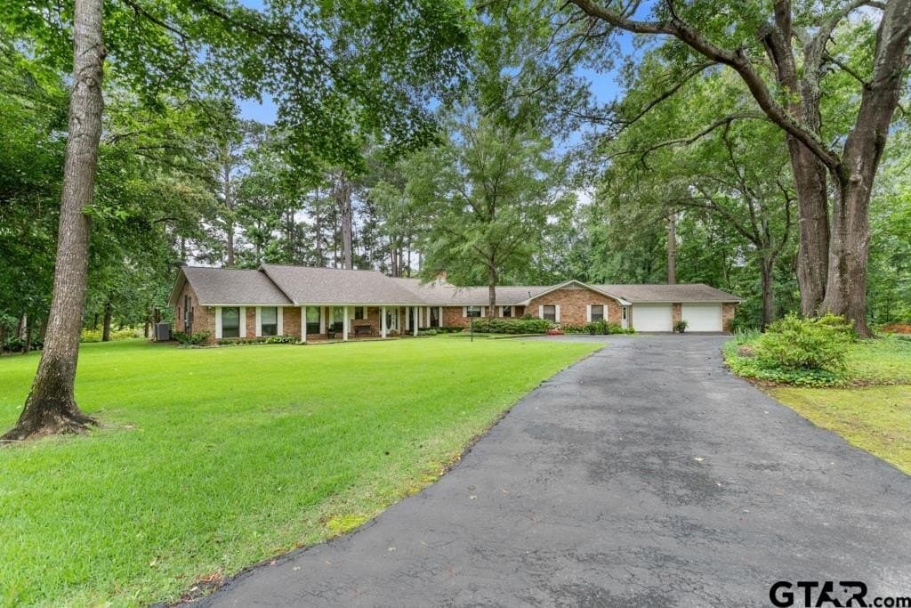 15.61 acres in Smith County