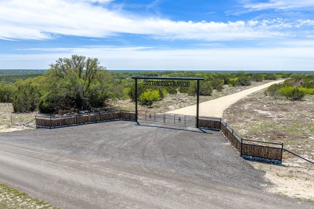 65 acres in Sutton County gallery image 3