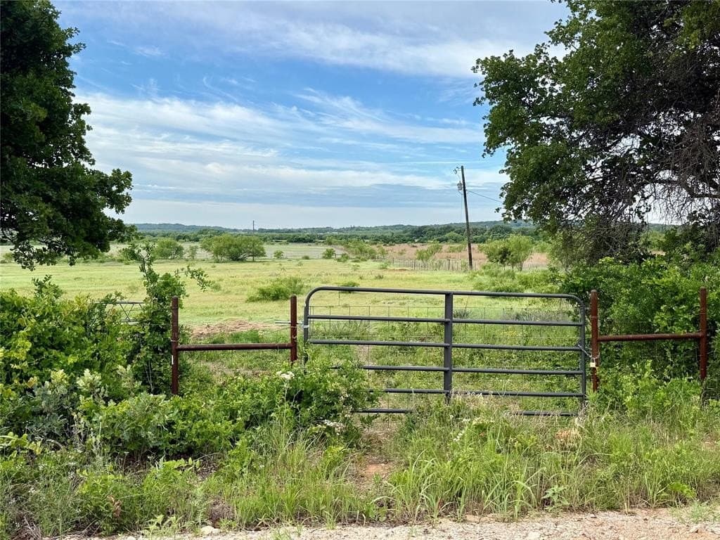 8 acres in Callahan County