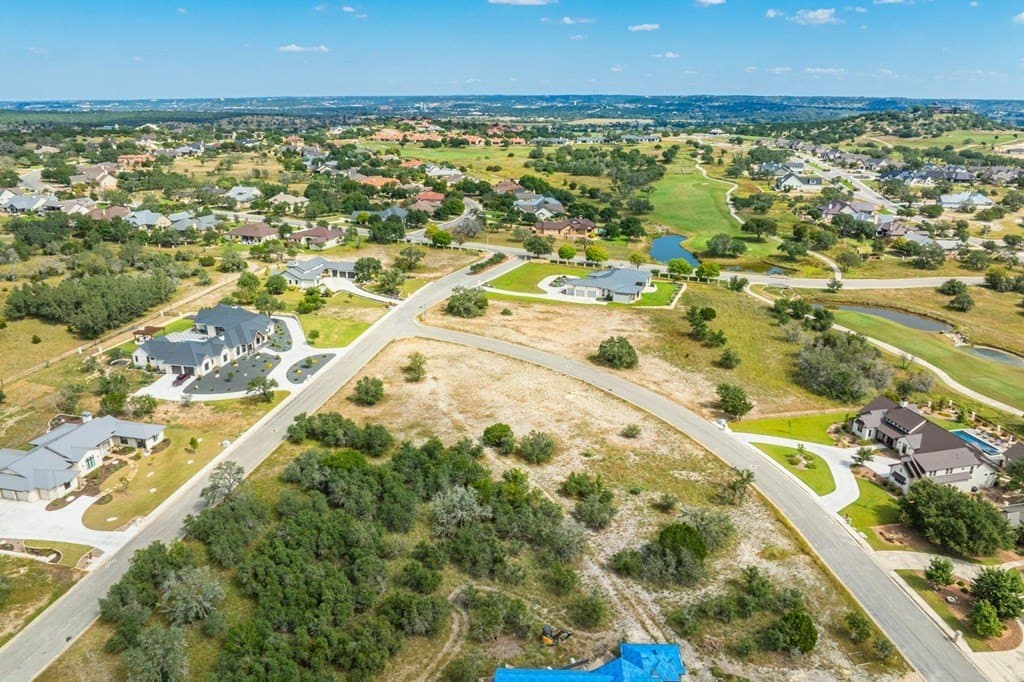 1.56 acres in Kerr County gallery image 3