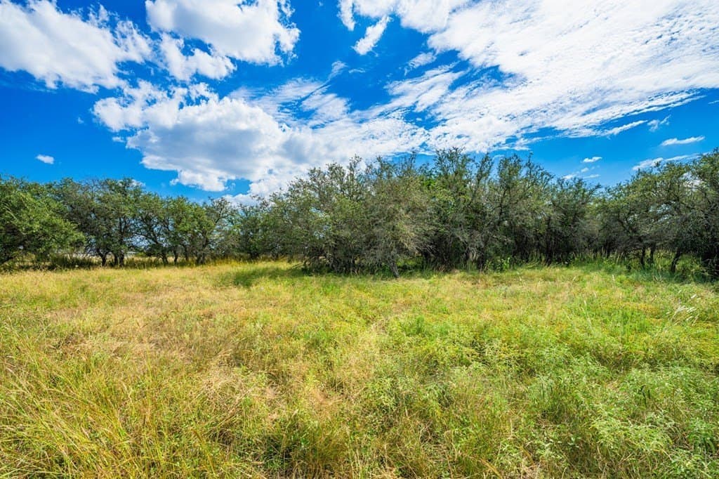 1.56 acres in Kerr County - photo 6