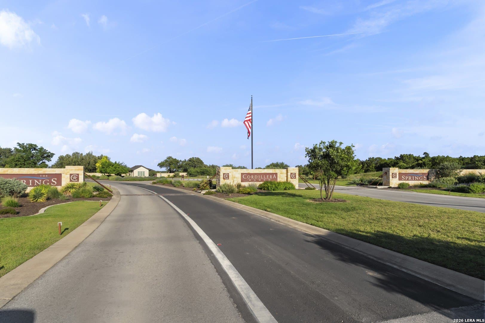 1.1 acres in Kendall County gallery image 2