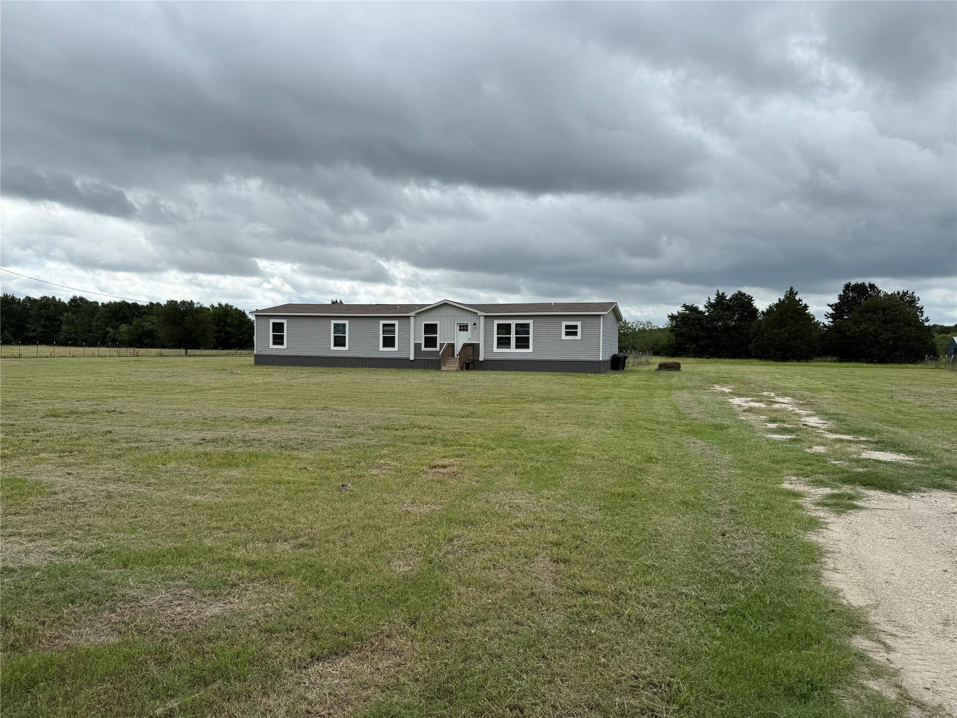 11.86 acres in Navarro County gallery image 2