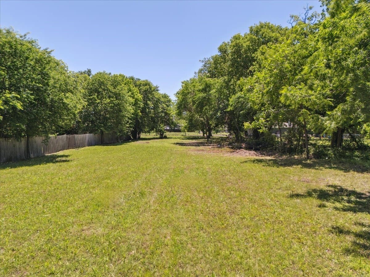 0.57 acres in Dallas County gallery image 2