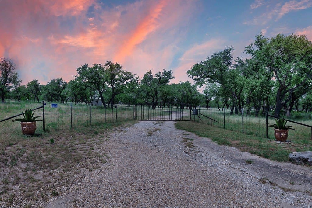 10 acres in Gillespie County - photo 32