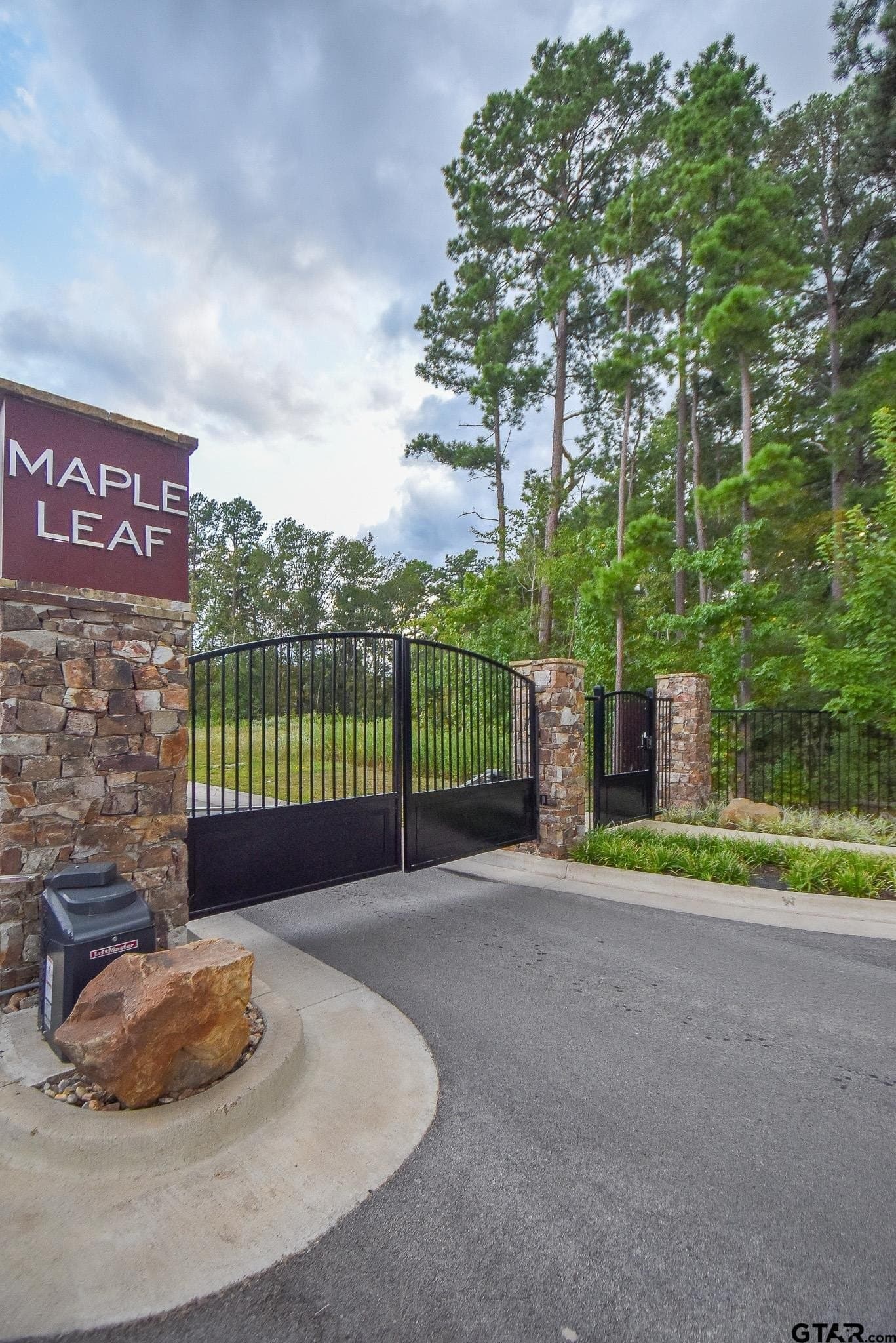 0.57 acres in Smith County - photo 9