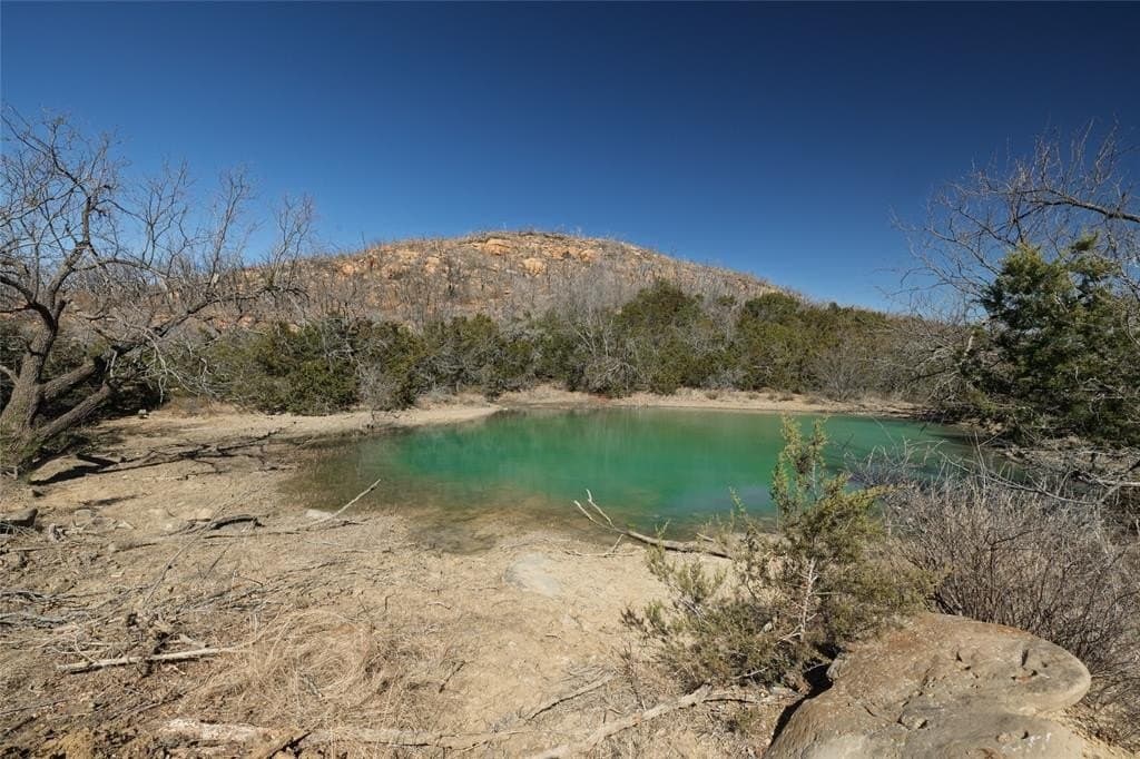 320 acres in Palo Pinto County