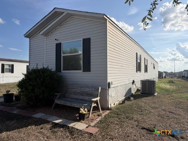 18 acres in Comal County - photo 2