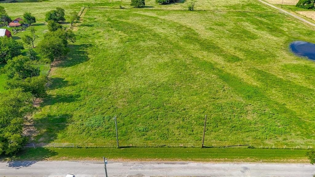 1.61 acres in Navarro County gallery image 3