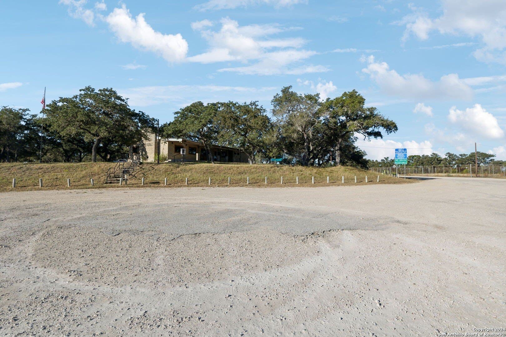 0.37 acres in Comal County - photo 39