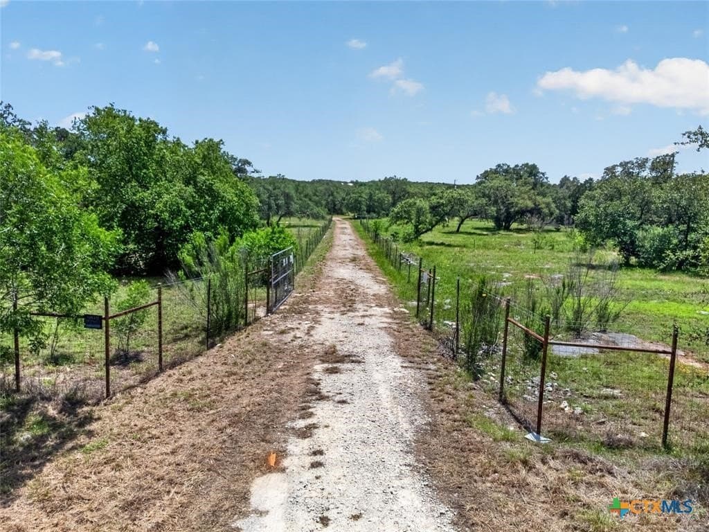 5 acres in Hays County gallery image 3