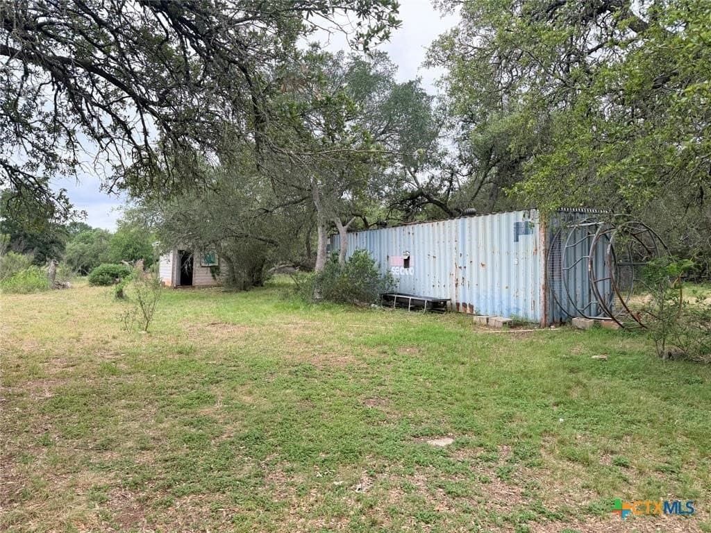 5 acres in Hays County gallery image 2