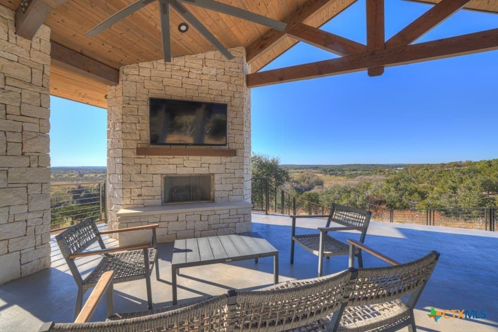 3.09 acres in Comal County - photo 31