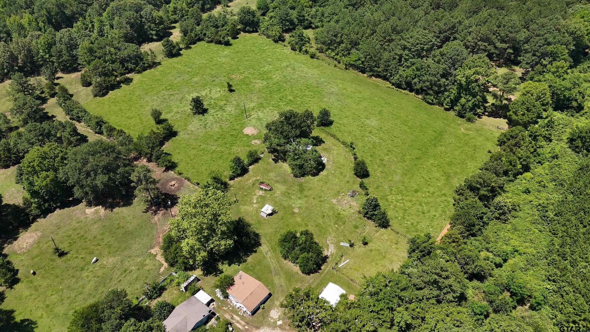 28 acres in Smith County