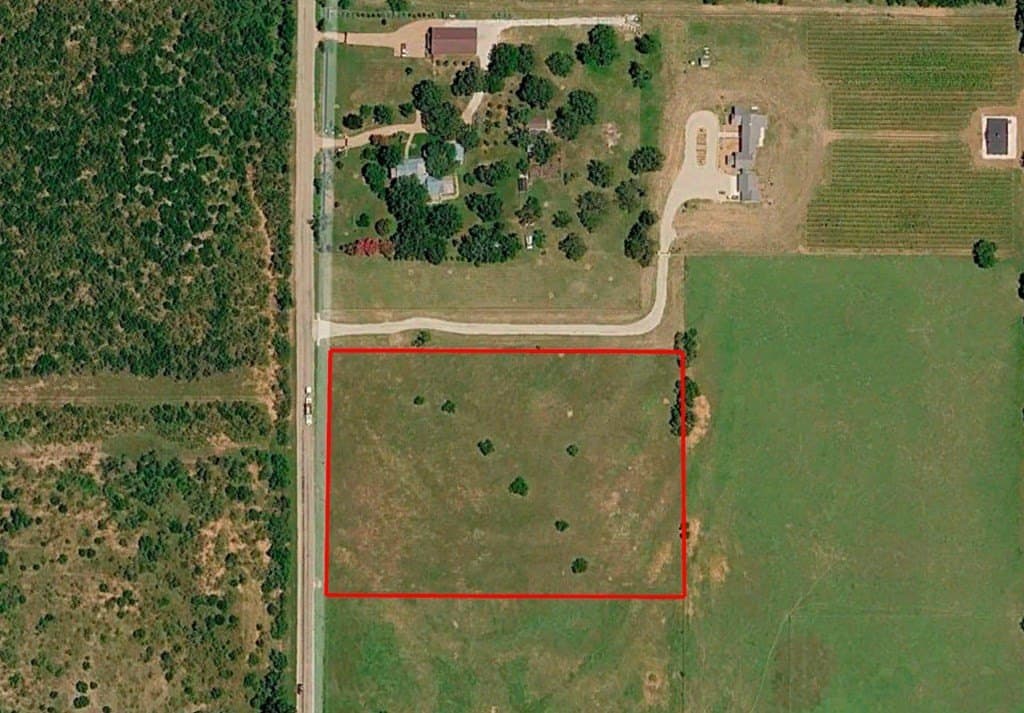 5.01 acres in Gillespie County featured view