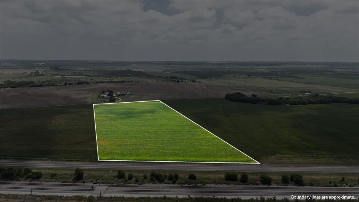 10 acres in Hill County
