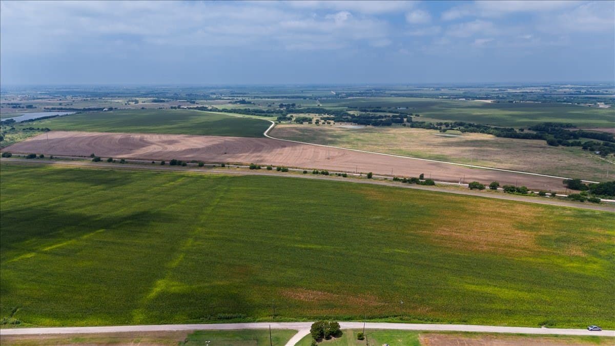 10 acres in Hill County - photo 8