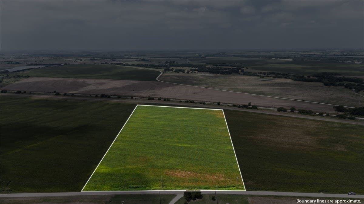 10 acres in Hill County - photo 2