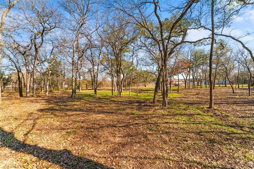 2.04 acres in Tarrant County gallery image 3