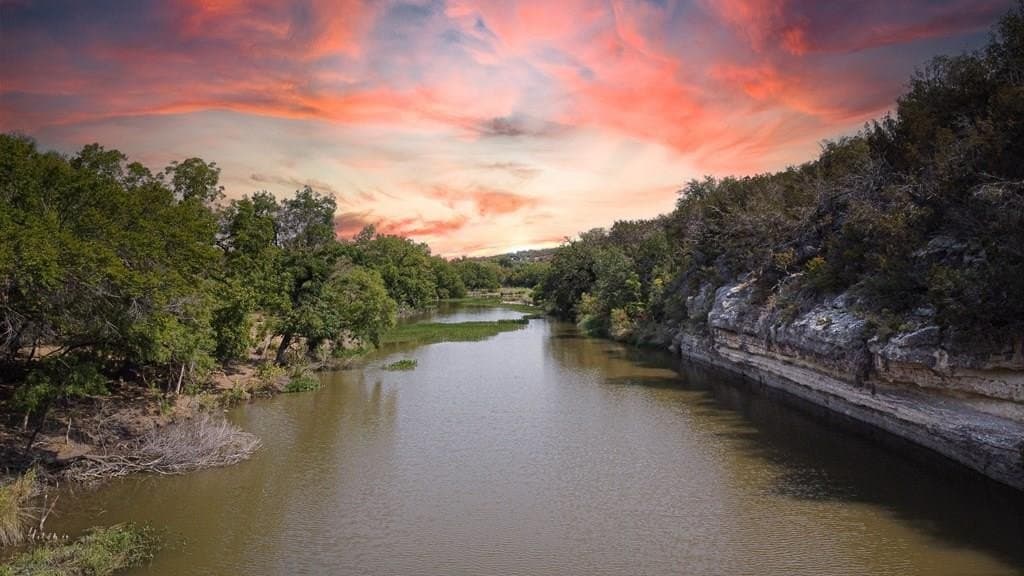 277 acres in Kimble County