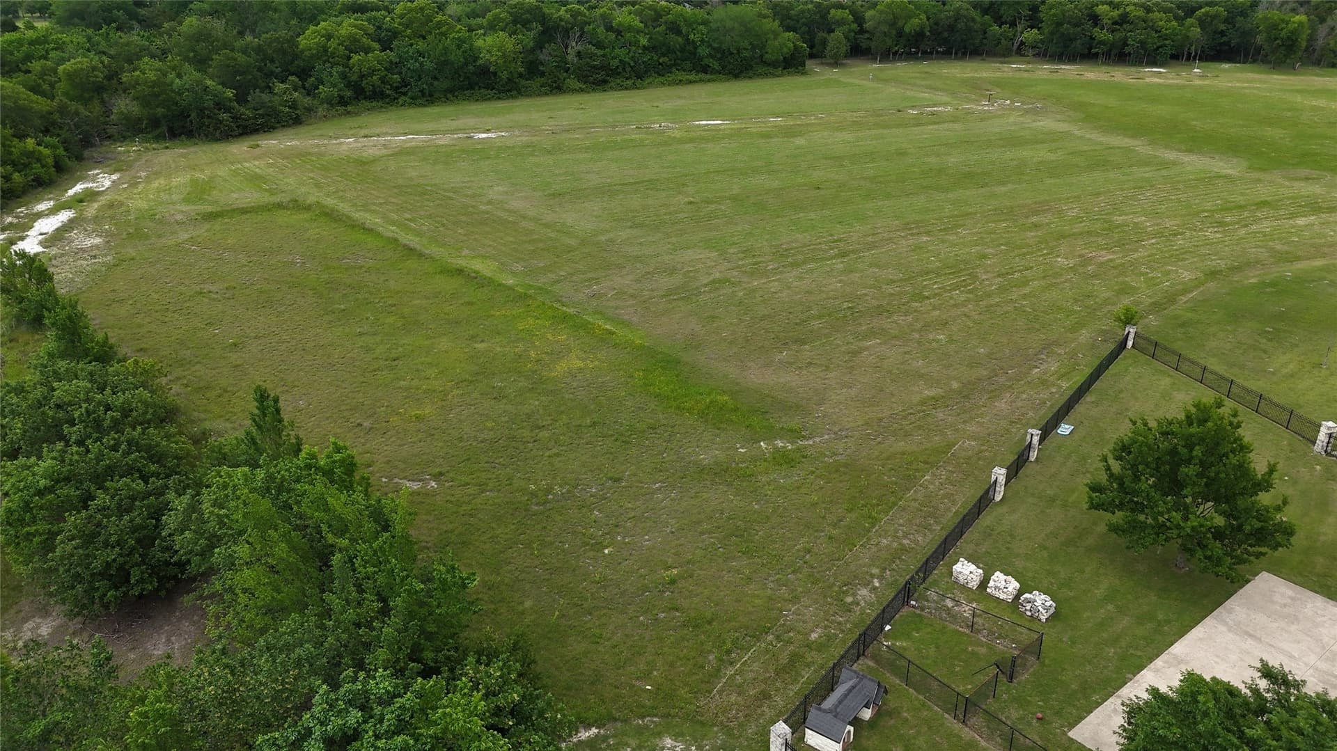 4.05 acres in Ellis County