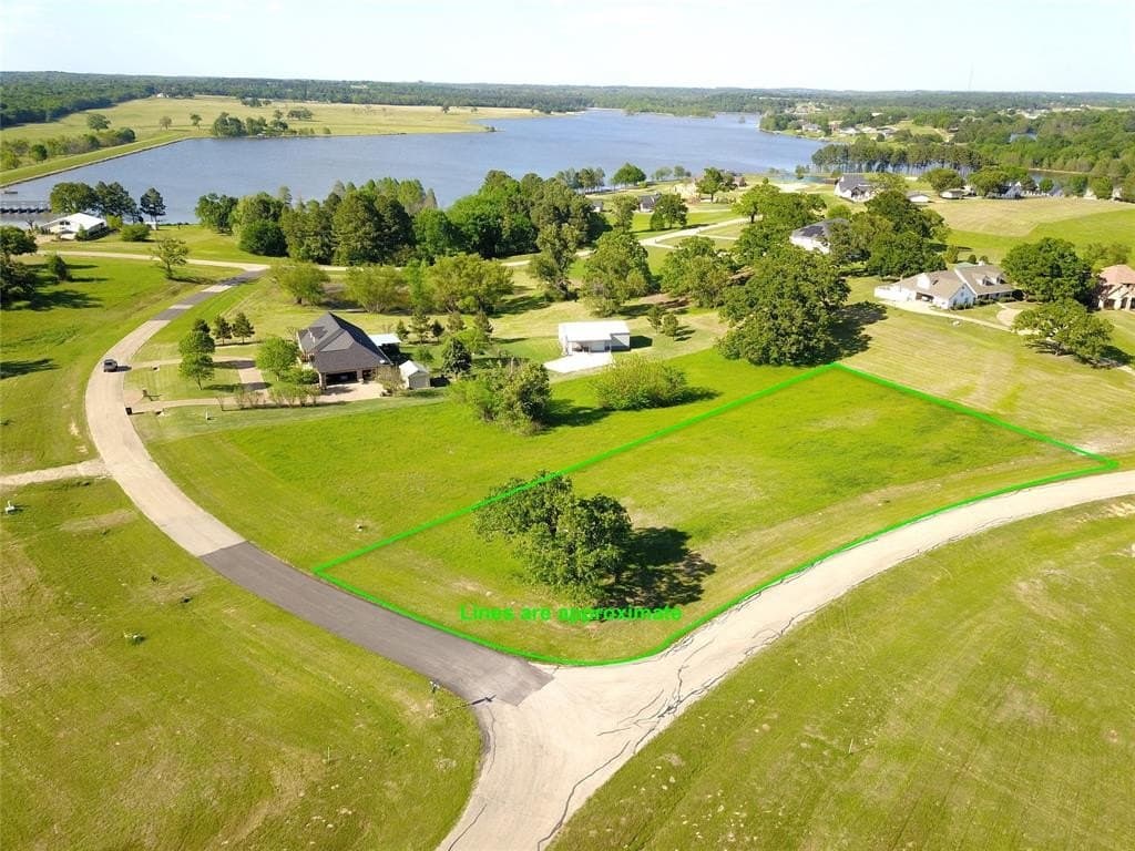 1.03 acres in Henderson County