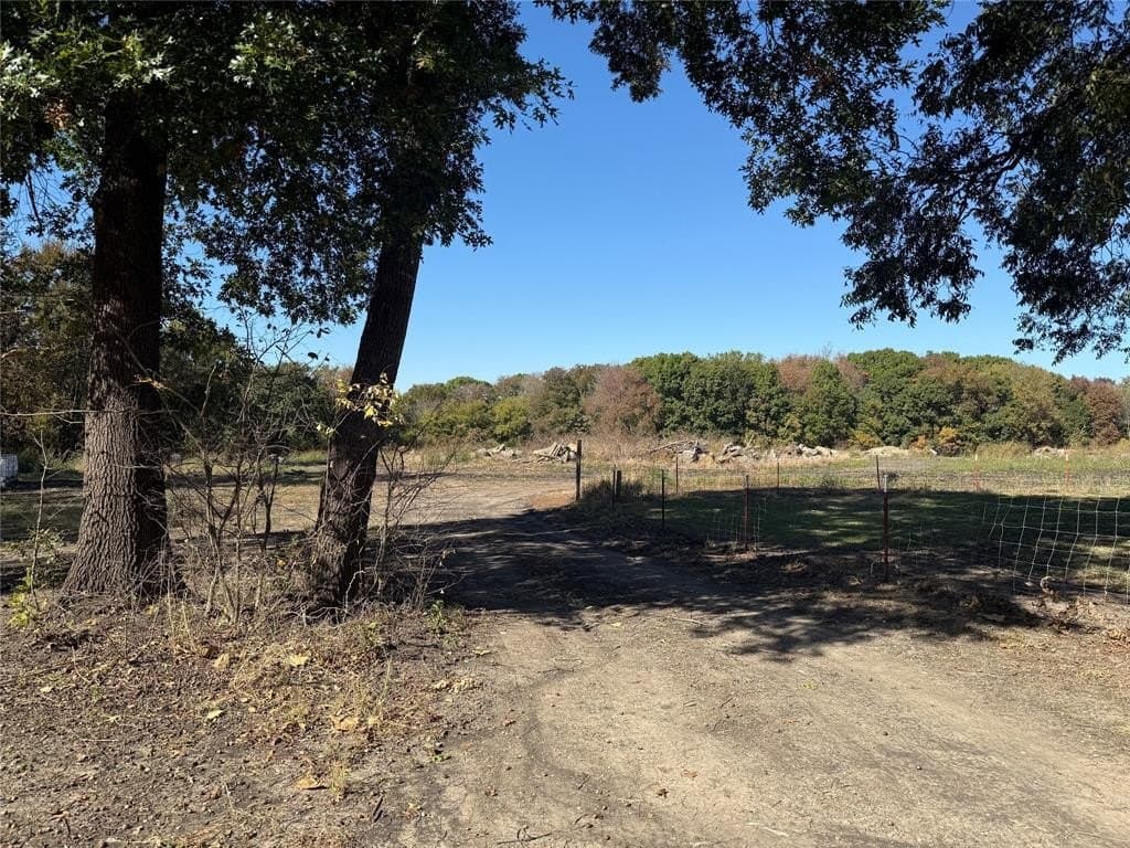 23.06 acres in Grayson County