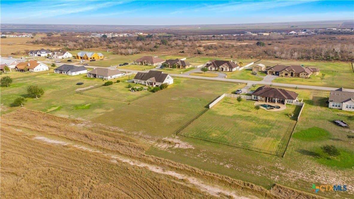 1 acres in Victoria County - photo 6