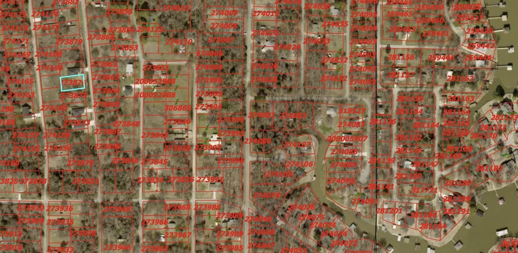 0.21 acres in Henderson County - photo 3
