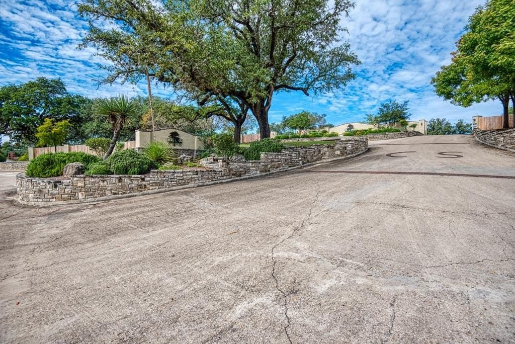 2.44 acres in Kerr County - photo 8
