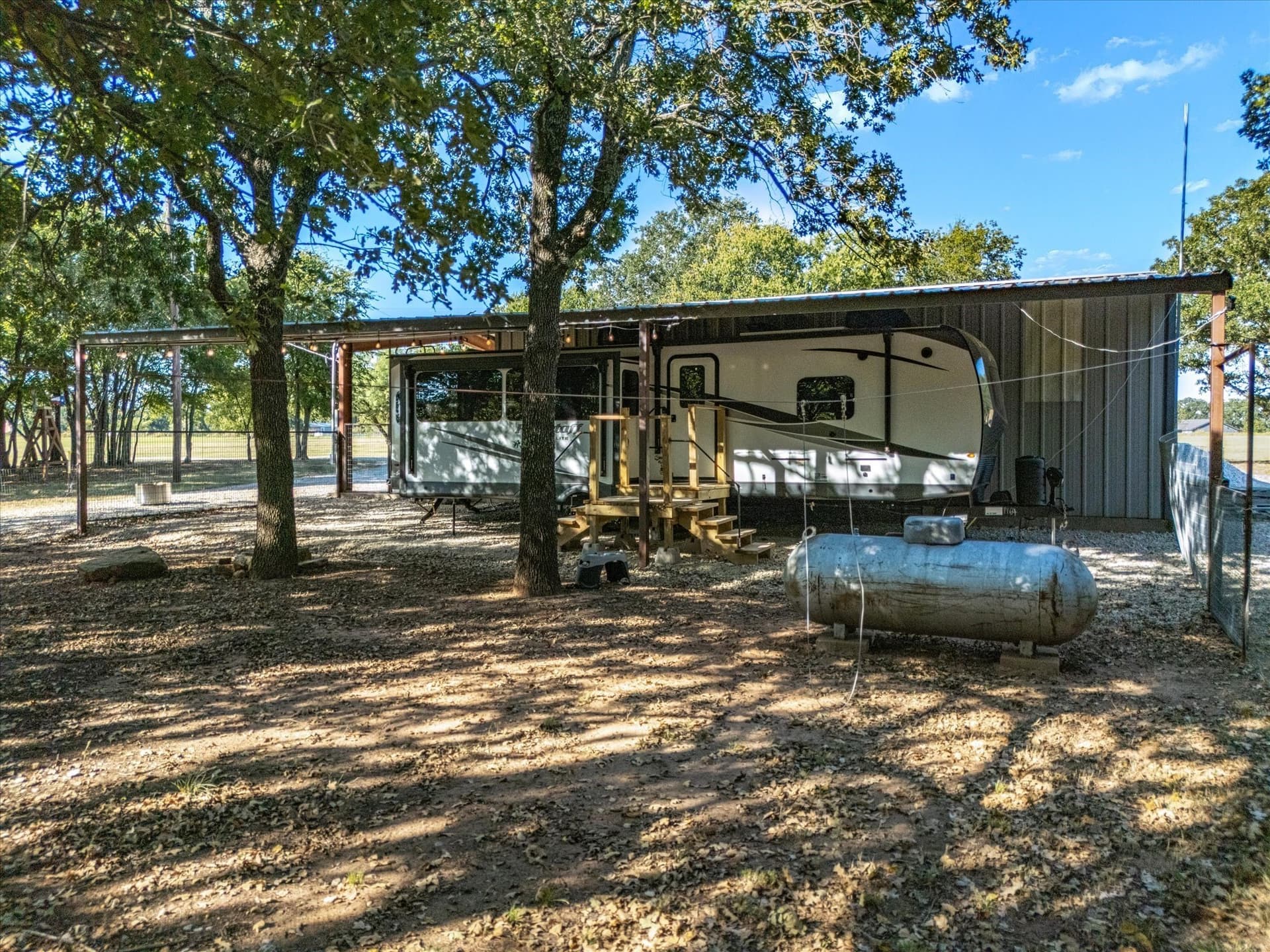 28.21 acres in Montague County - photo 9