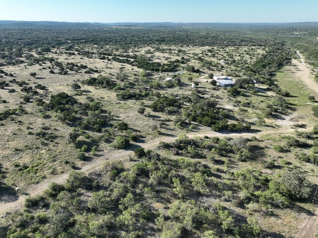 186 acres in Edwards County