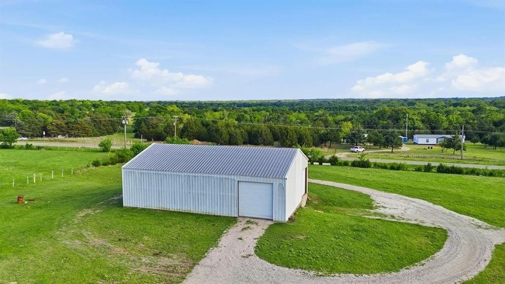 231.65 acres in Hunt County - photo 10