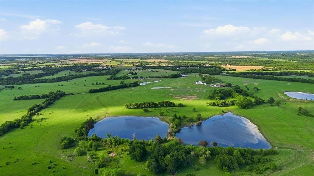 231.65 acres in Hunt County - photo 7