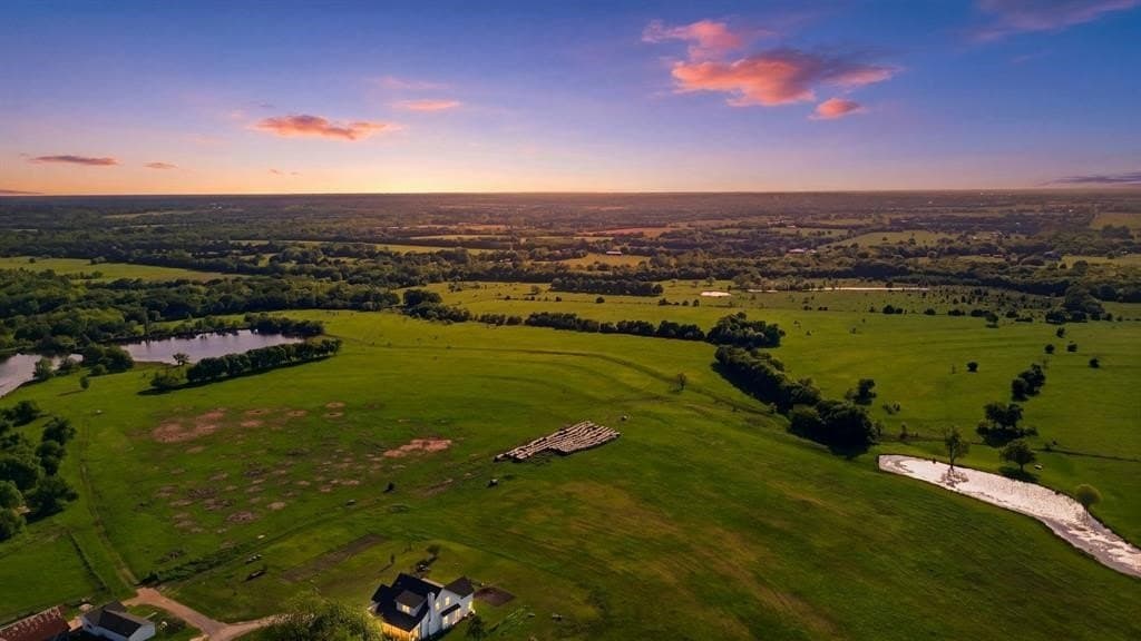 231.65 acres in Hunt County - photo 4