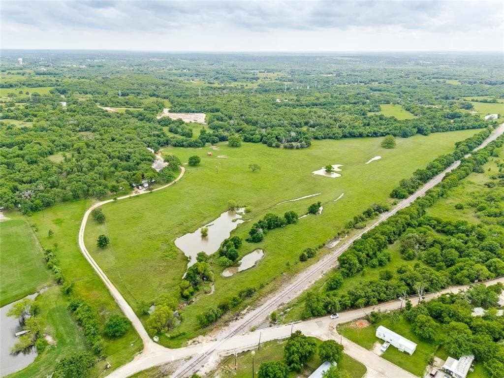 39 acres in Johnson County