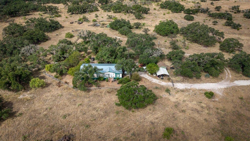 70.01 acres in Gillespie County - photo 8