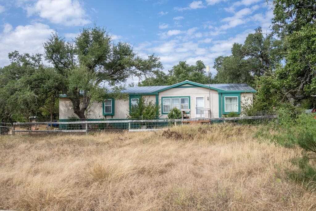 70.01 acres in Gillespie County - photo 9