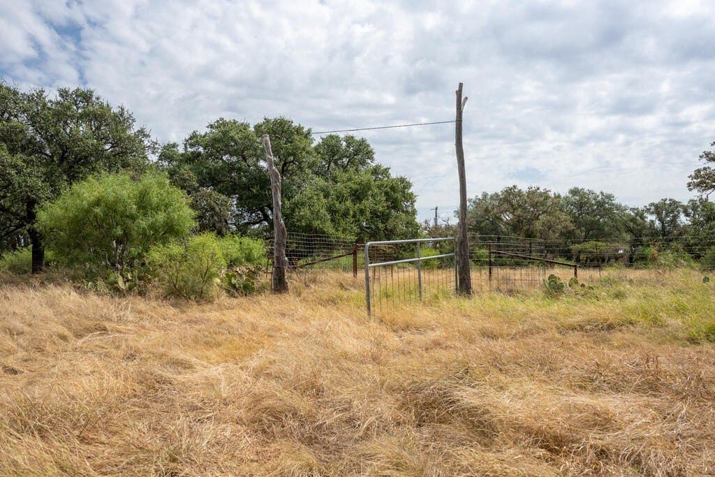 70.01 acres in Gillespie County - photo 18