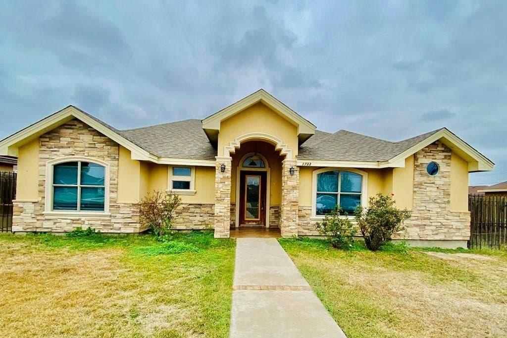 8,518 acres in Maverick County