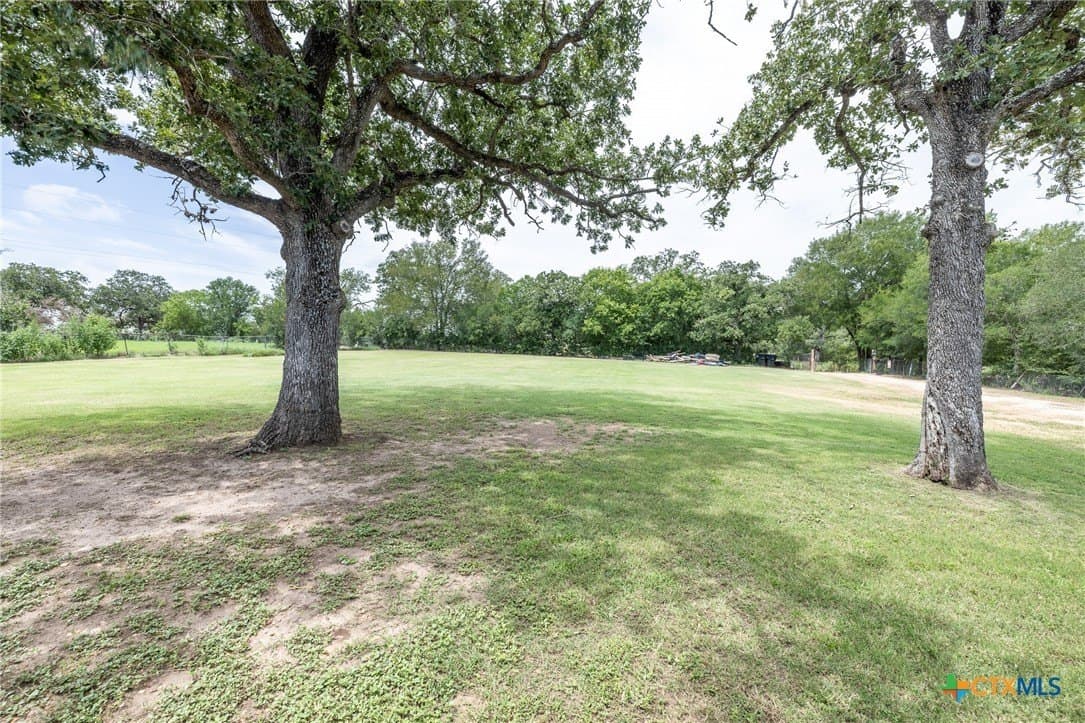 15.32 acres in Gonzales County