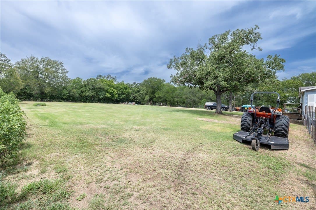 15.32 acres in Gonzales County gallery image 2
