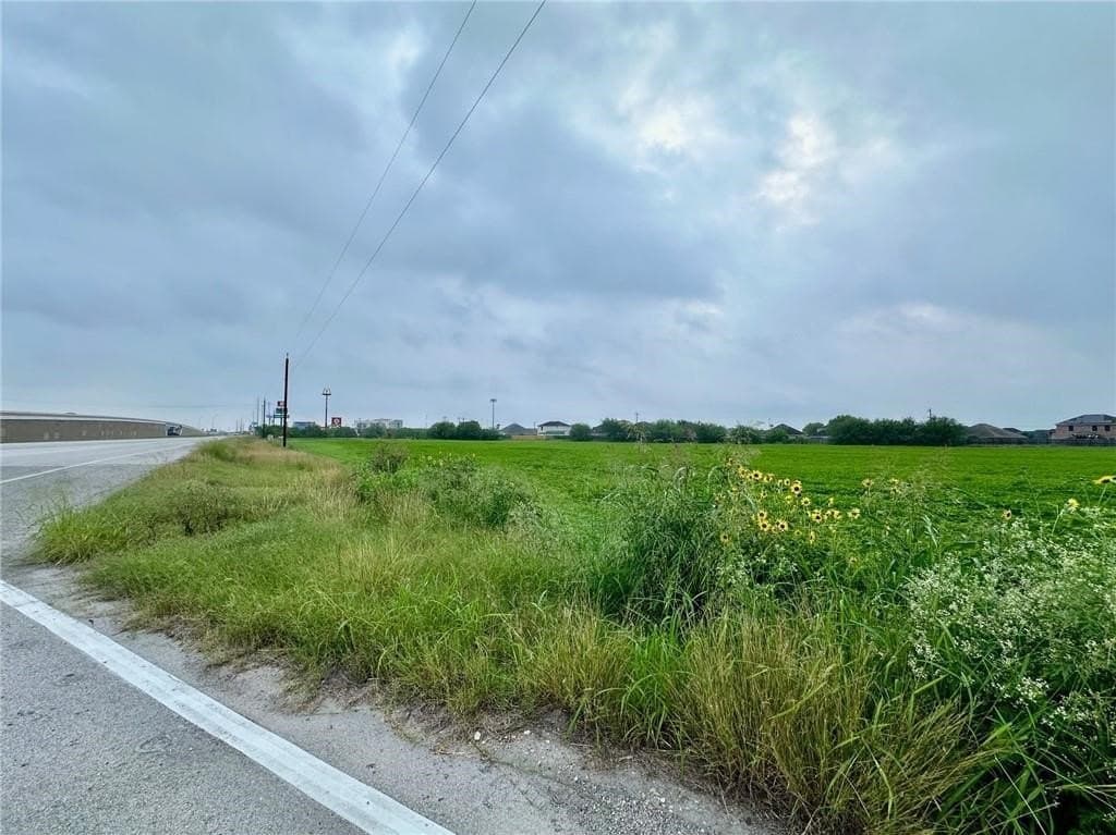 12.82 acres in Kleberg County - photo 2