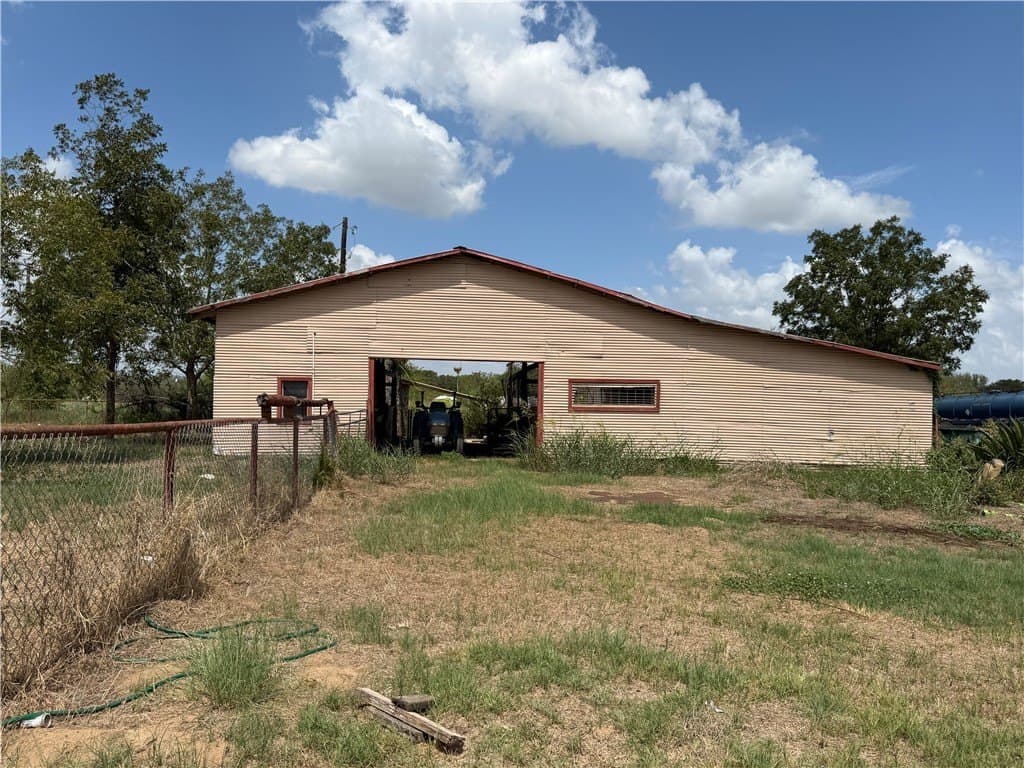 100,000 acres in Gonzales County - photo 3