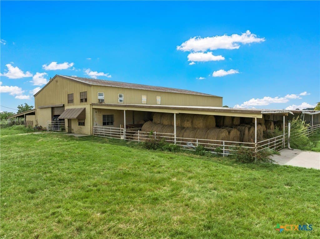 187.62 acres in Hill County gallery image 2