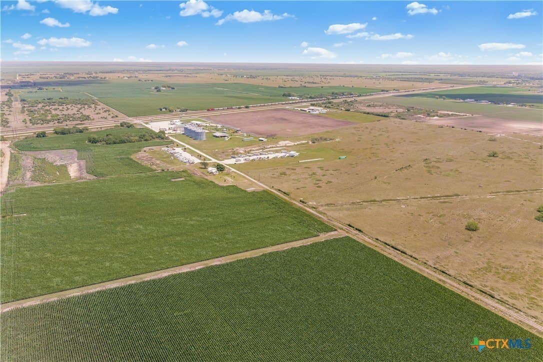 4.32 acres in Victoria County gallery image 2