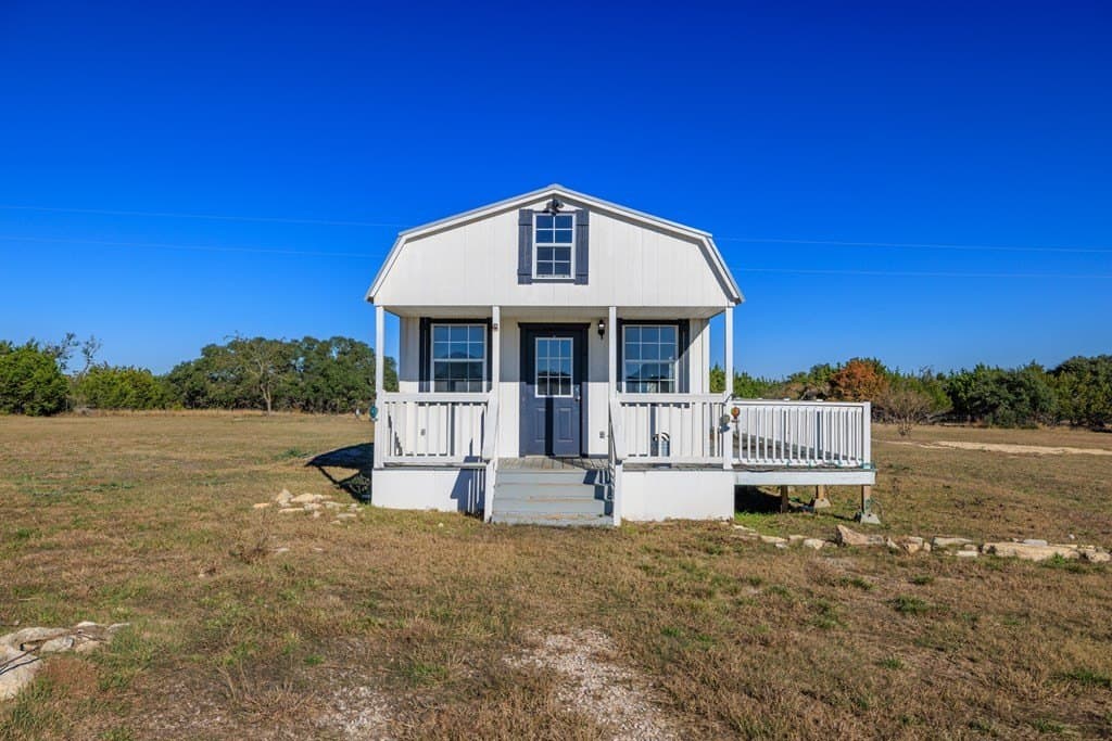 10 acres in Blanco County gallery image 3